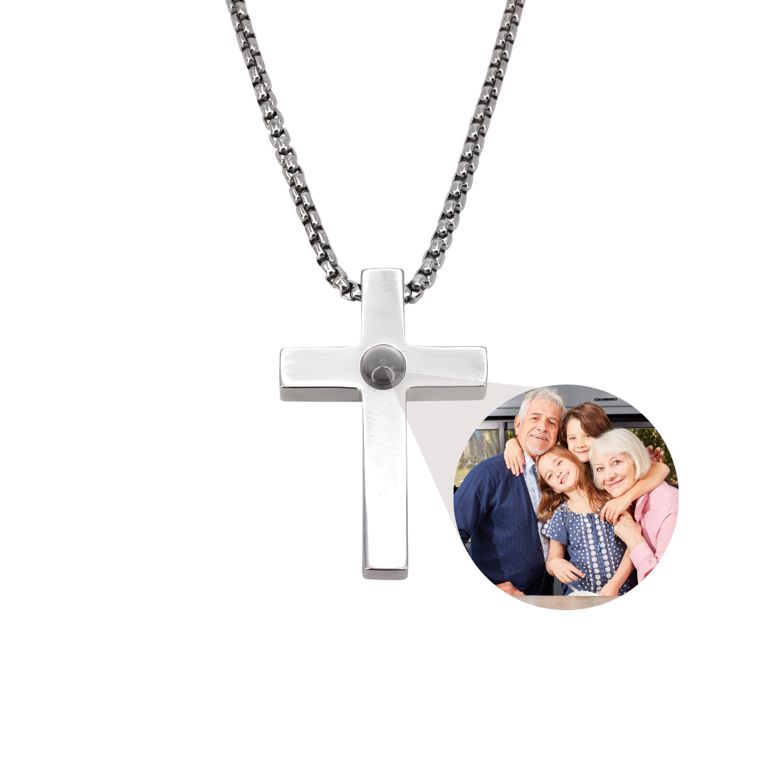 Halskette mit vollständiger Kreuzprojektion