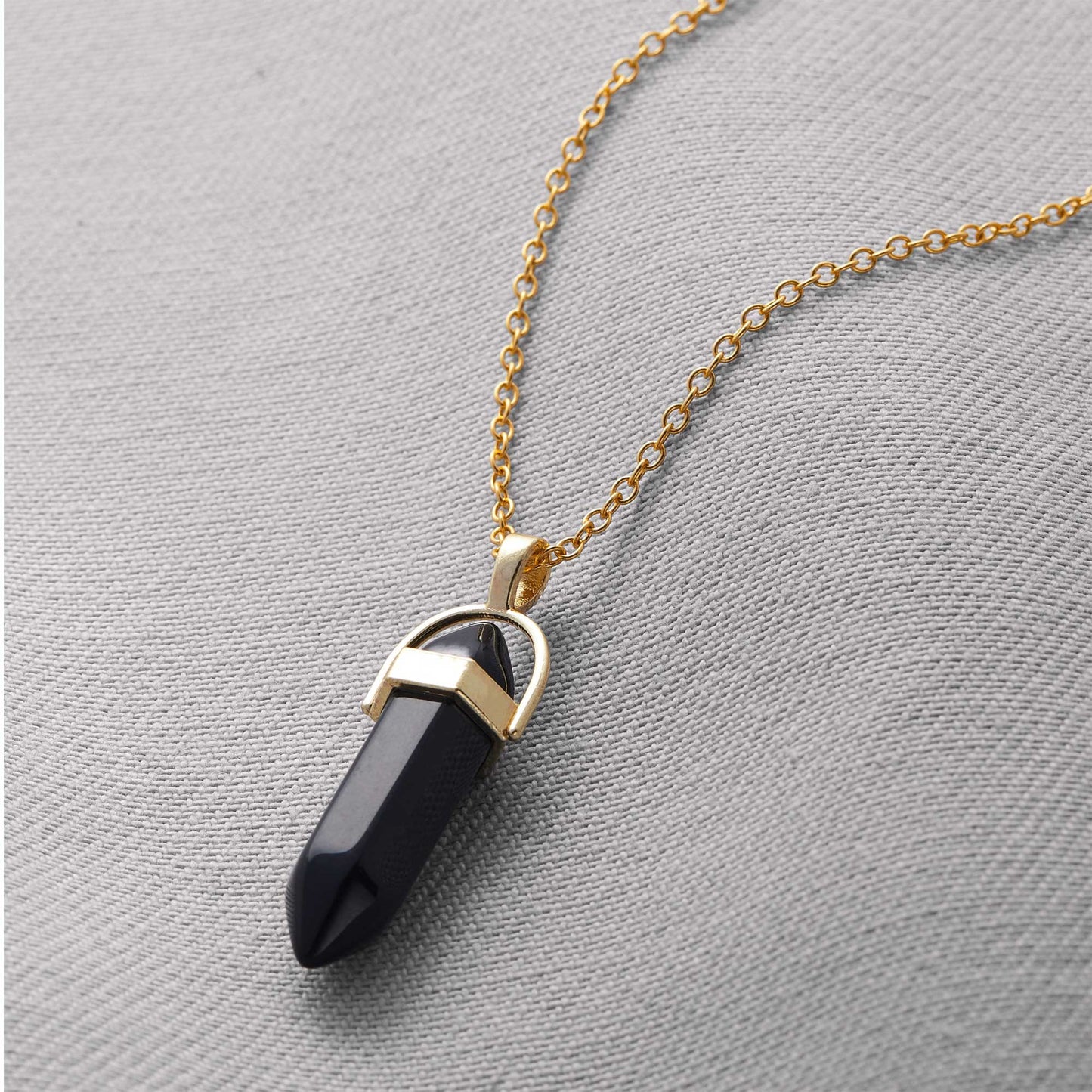 Collier à pointes de pierres précieuses