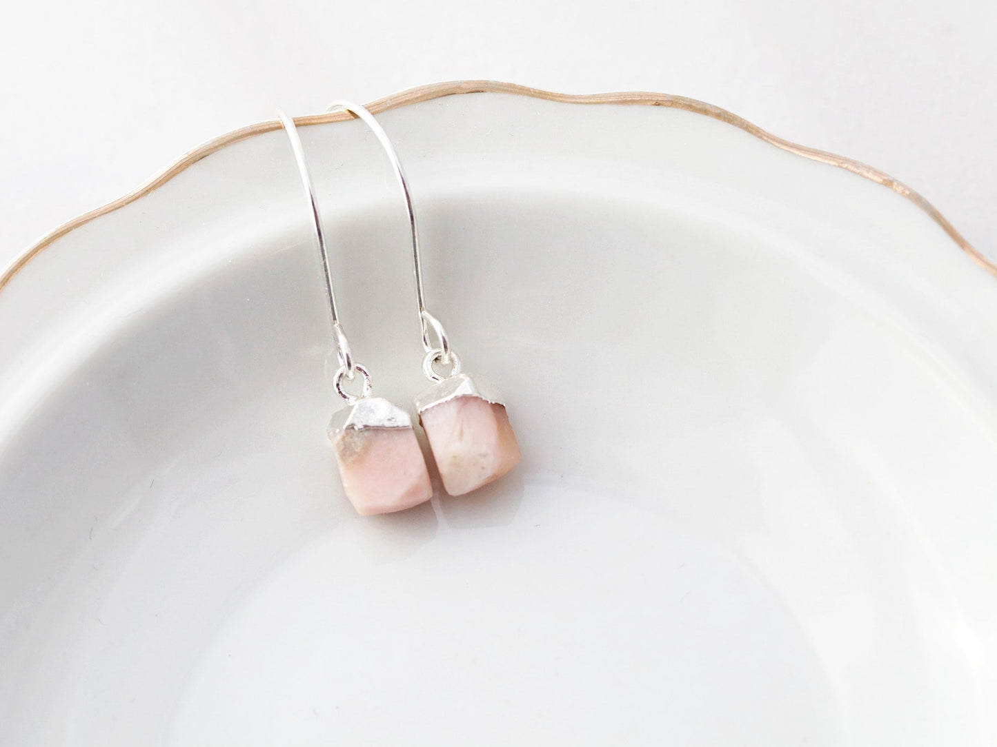 Boucles d'oreilles pendantes en pierres précieuses (crochet)