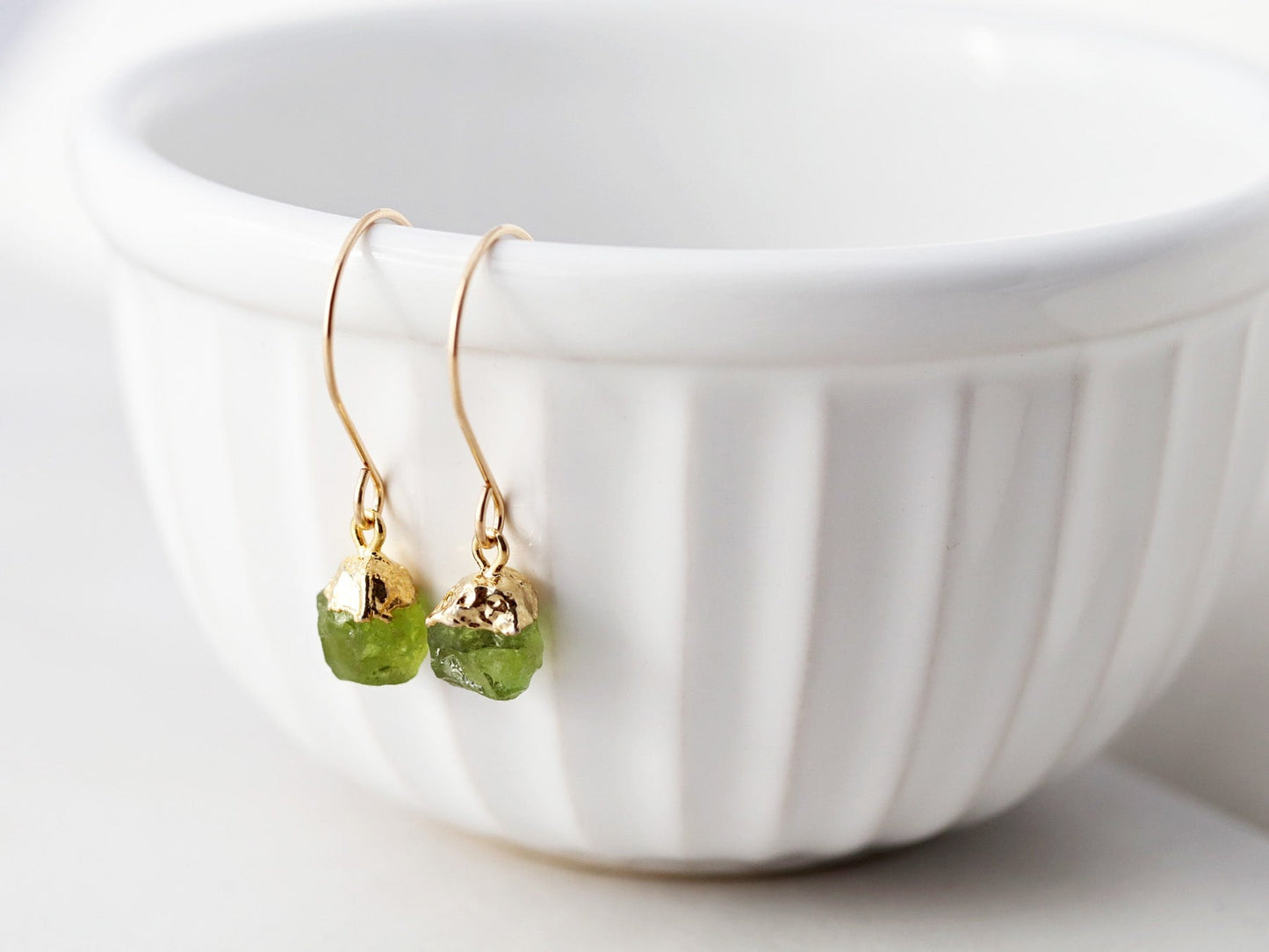 Boucles d'oreilles pendantes en pierres précieuses (crochet)