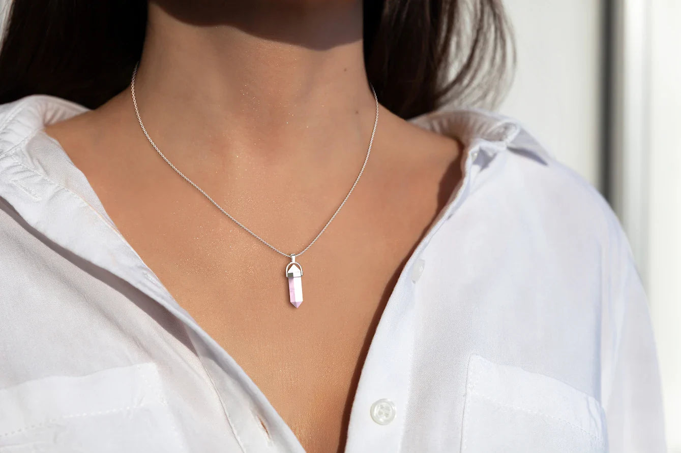 Collier à pointes de pierres précieuses