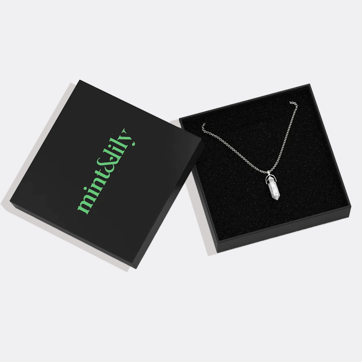 Collier à pointes de pierres précieuses