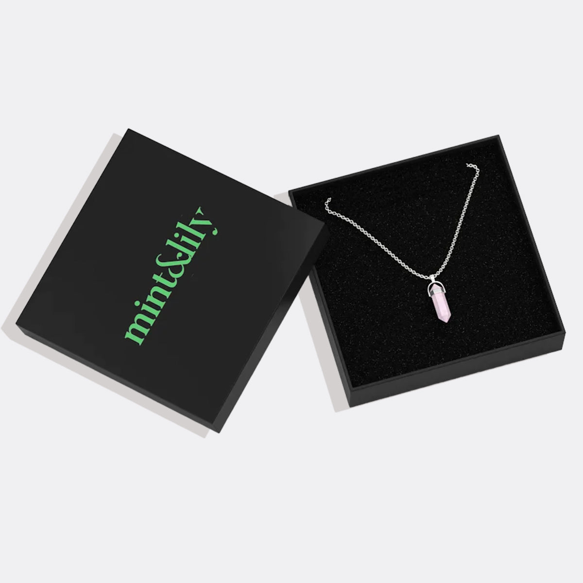 Collier à pointes de pierres précieuses