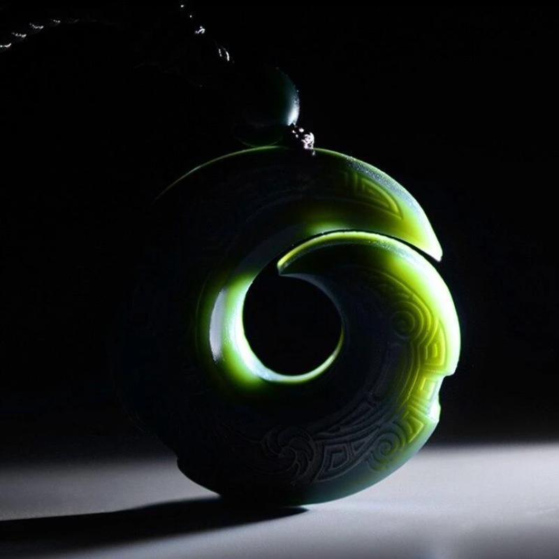 Collier pendentif en jade Hetian