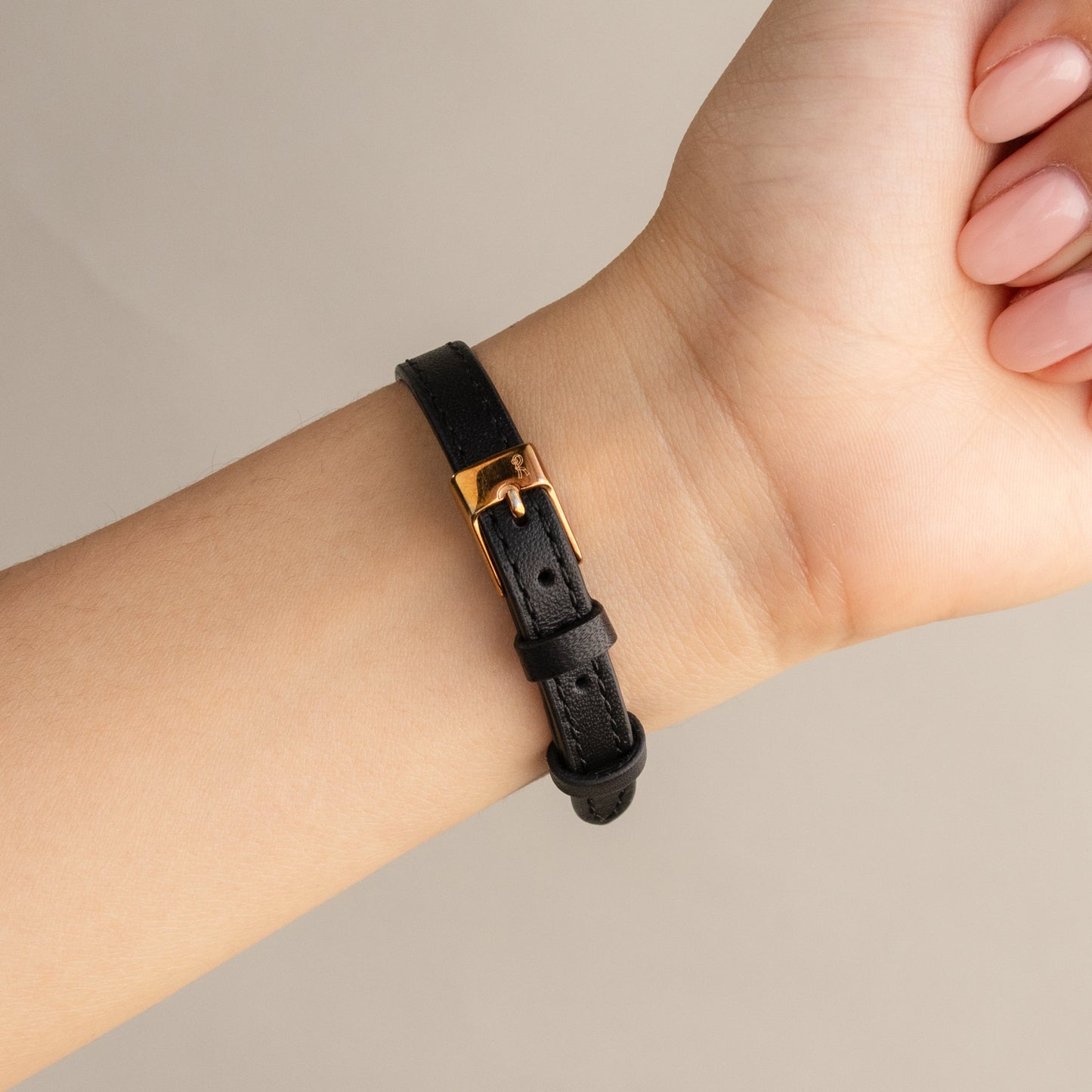 Montre Roberta Di Camerino vintage à bracelet noir