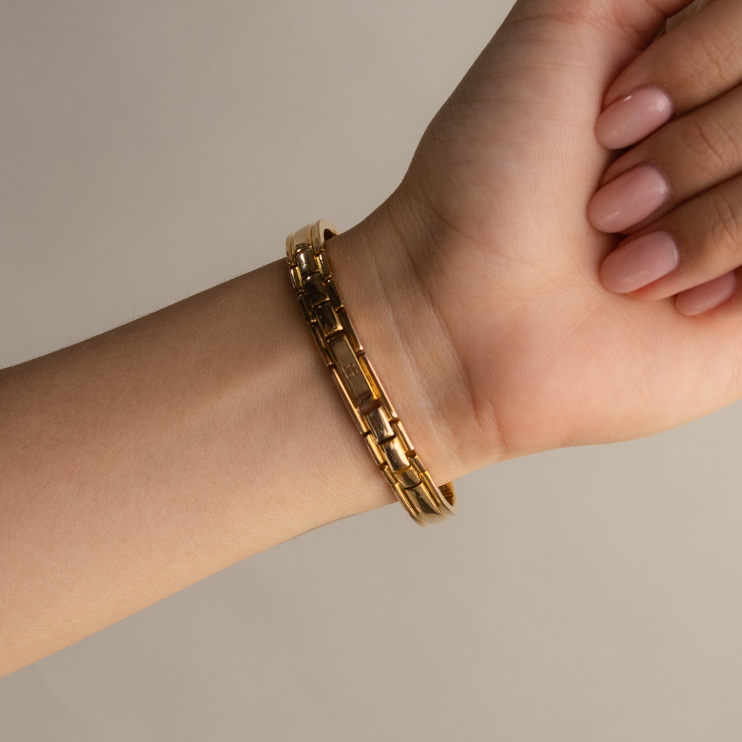 Montre-bracelet vintage Givenchy Swiss Ocean en or