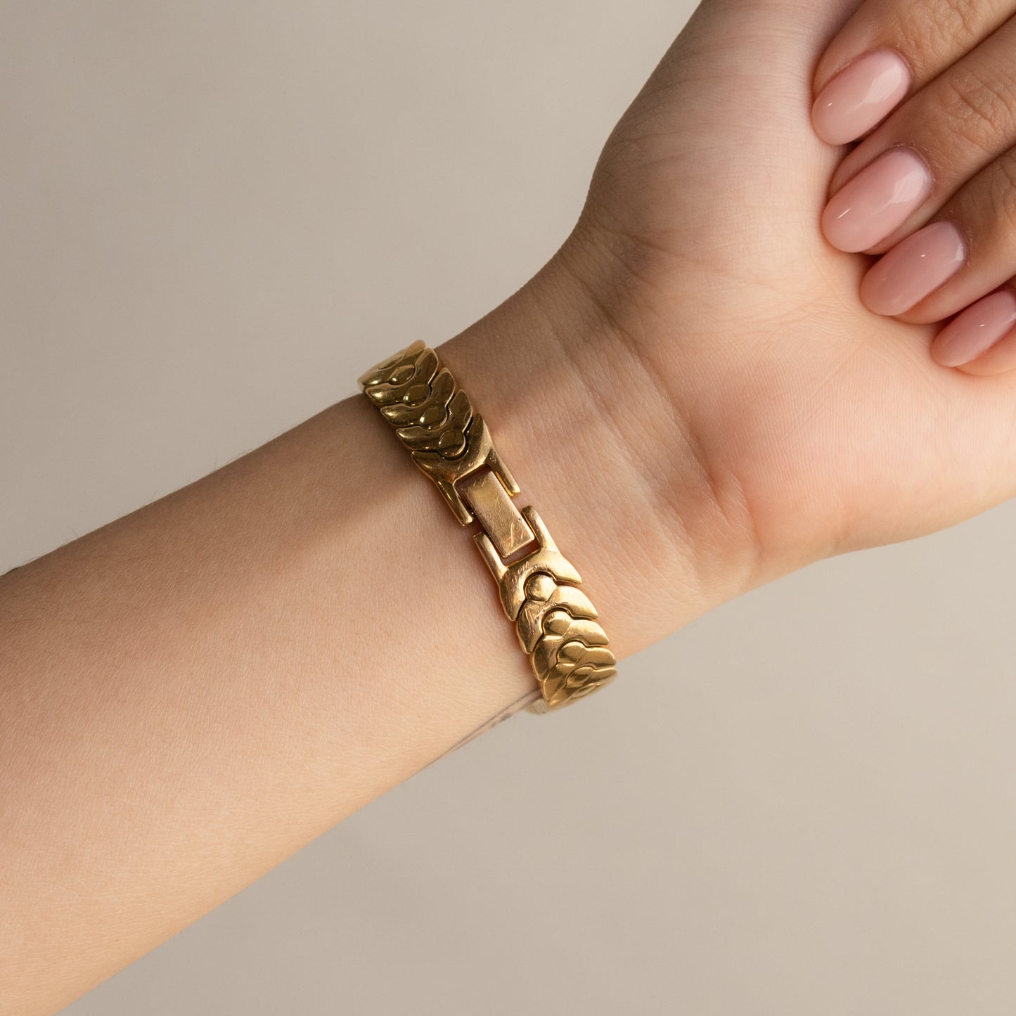 Montre vintage Tissot suisse ovale en or