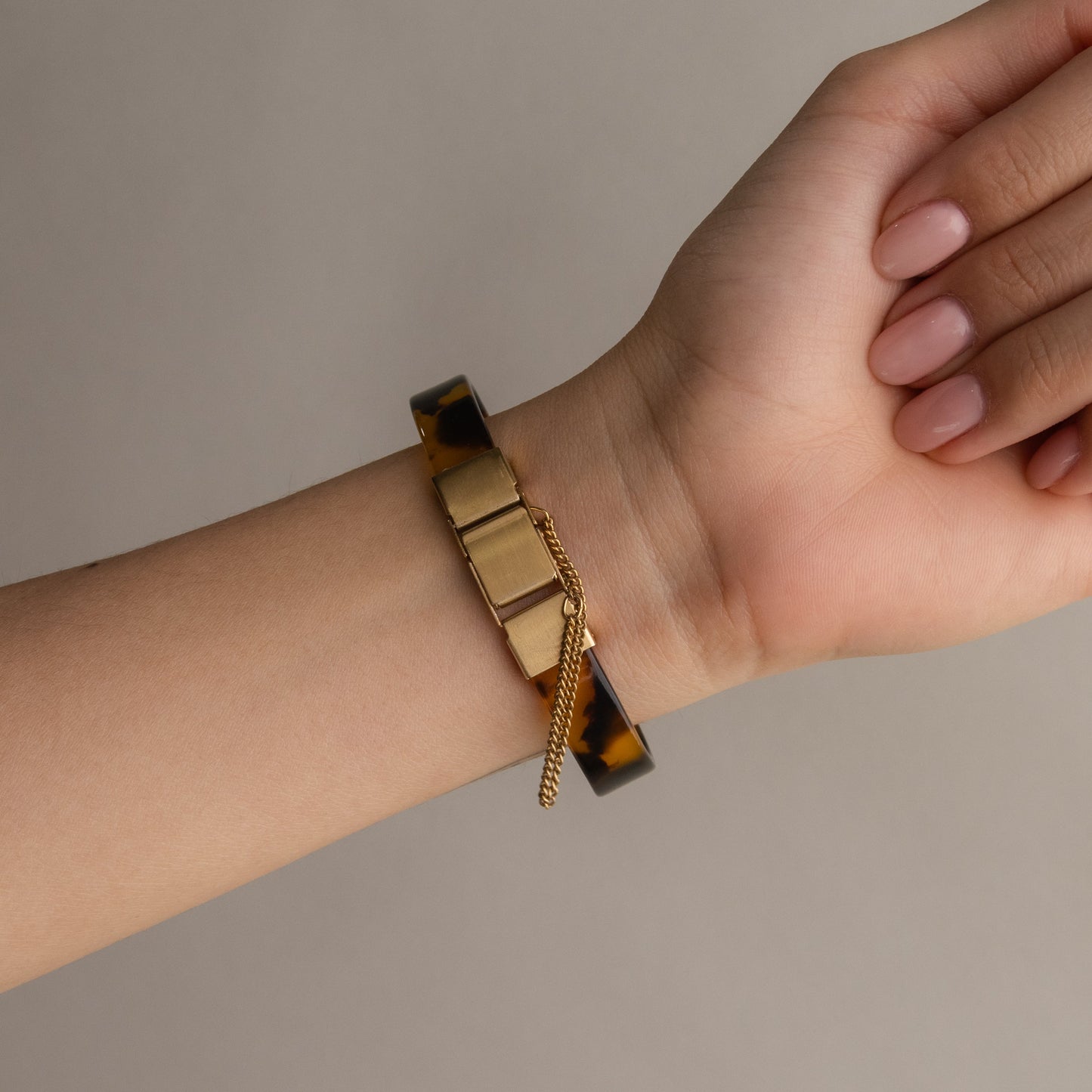 Montre ronde vintage Epoca en or écaille de tortue