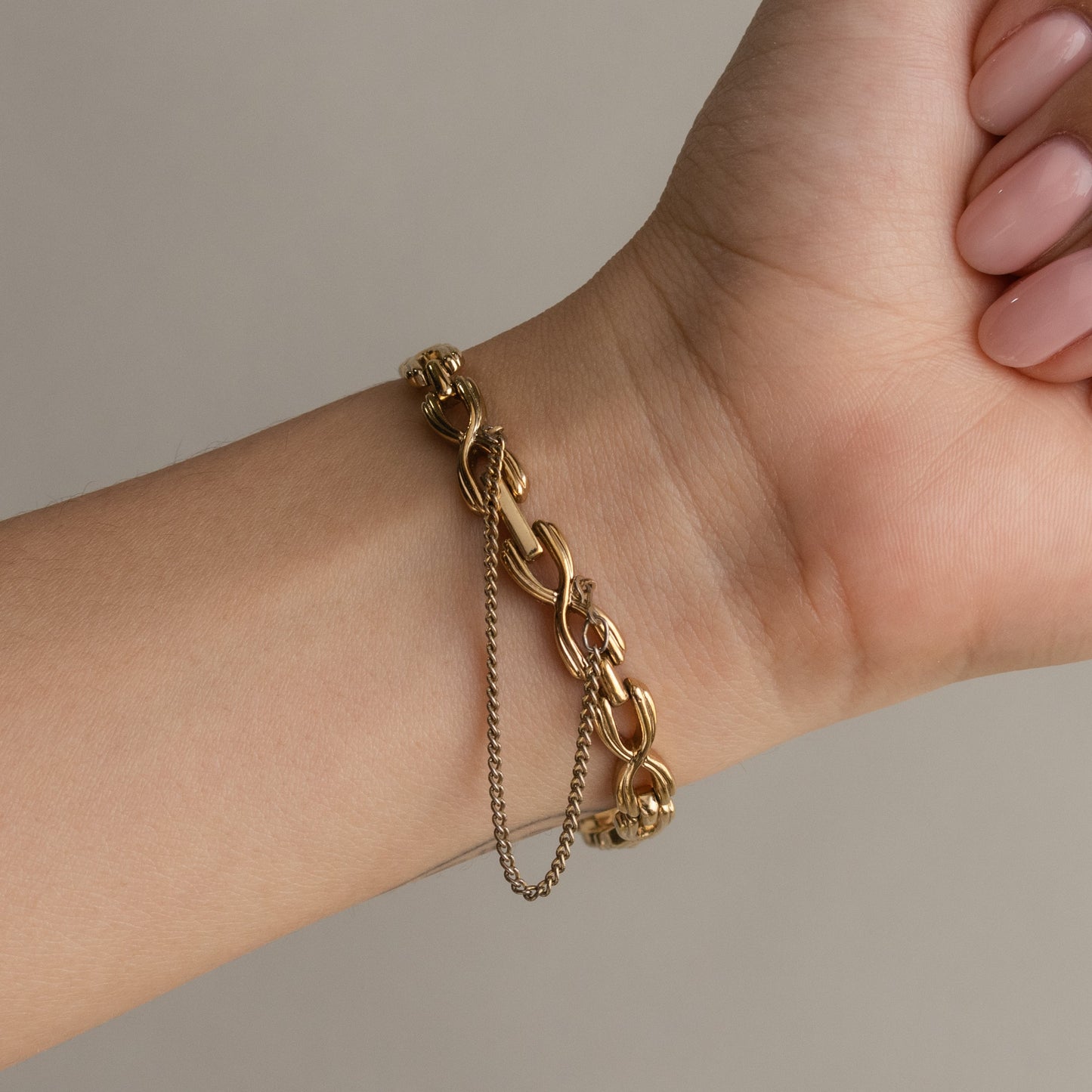 Montre ronde à quartz vintage Alba en or