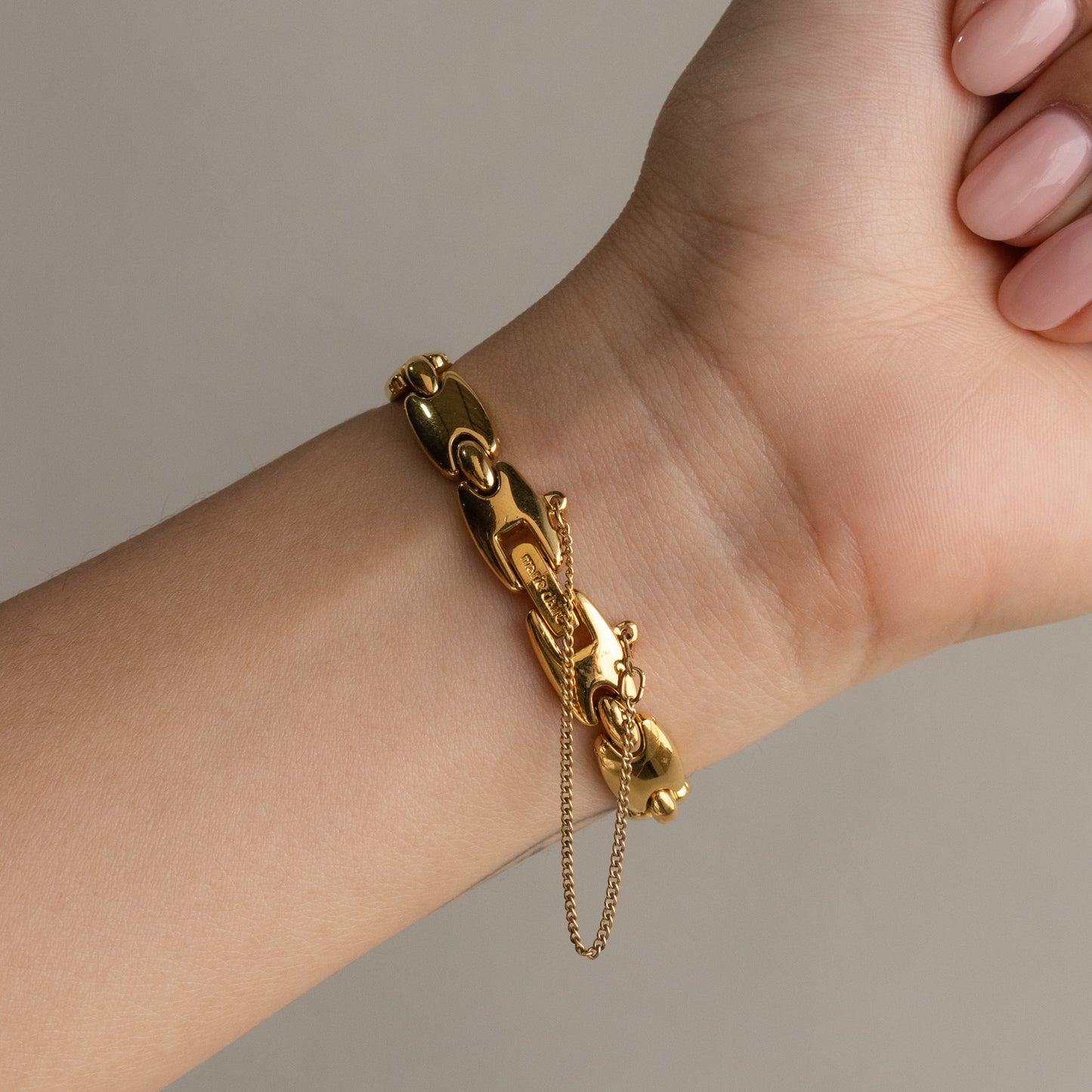 Montre ronde fine vintage Marie Claire en or