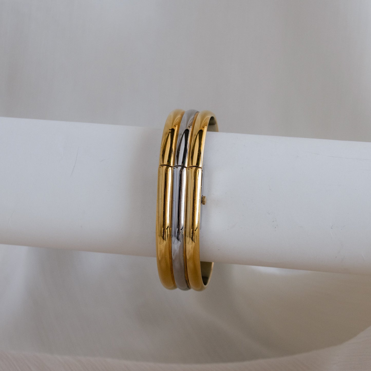 Montre-bracelet bicolore vintage Mario Valentino