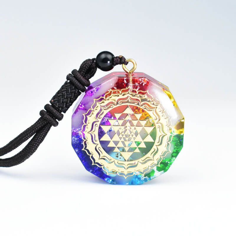 Collier Chakra Orgonite - Équilibre l'énergie orgone et protection contre les champs électromagnétiques