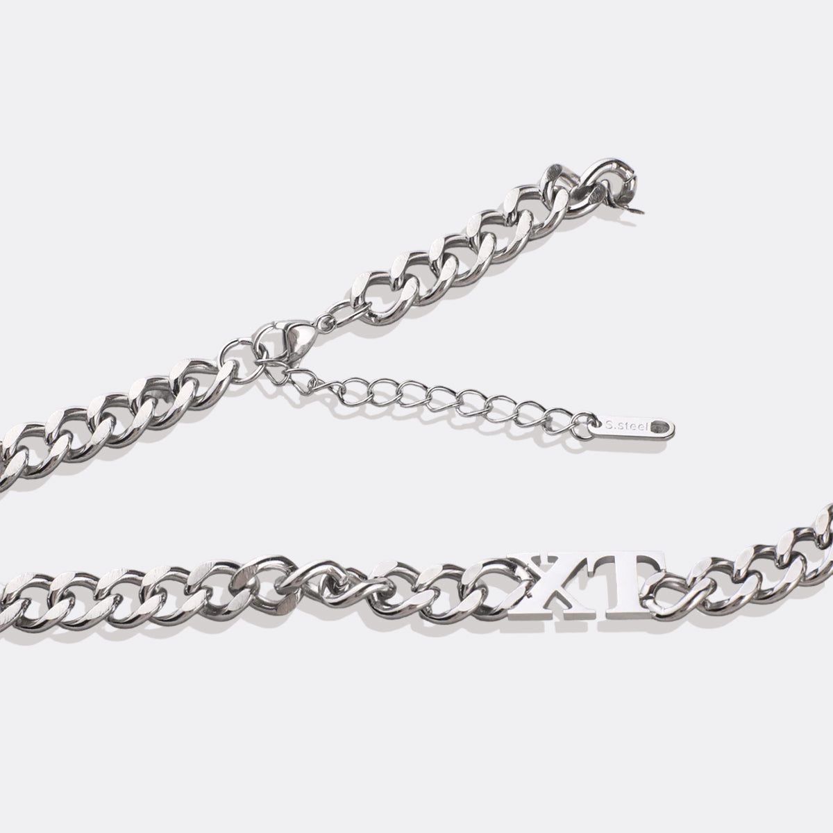 Collier ras du cou initial