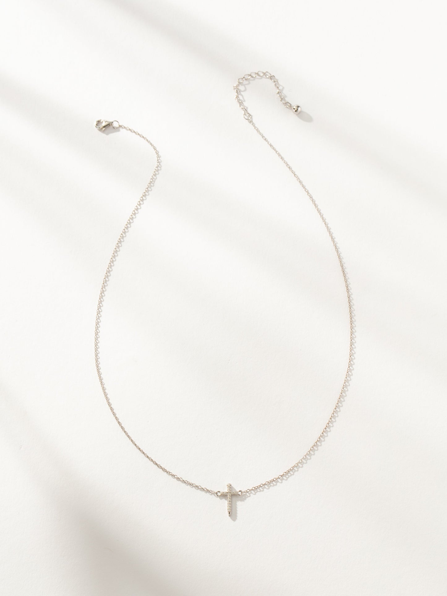 Collier croix simple