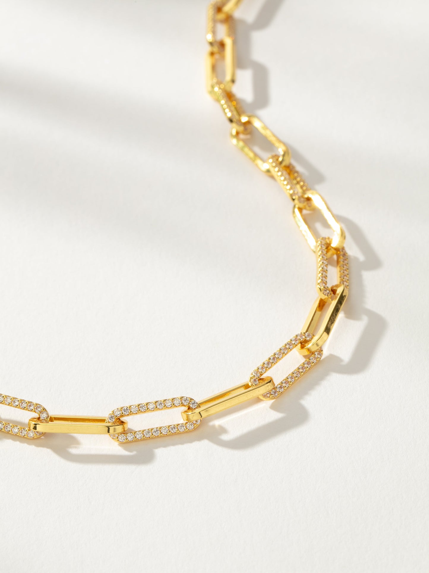 Collier chaîne avec lumières clignotantes