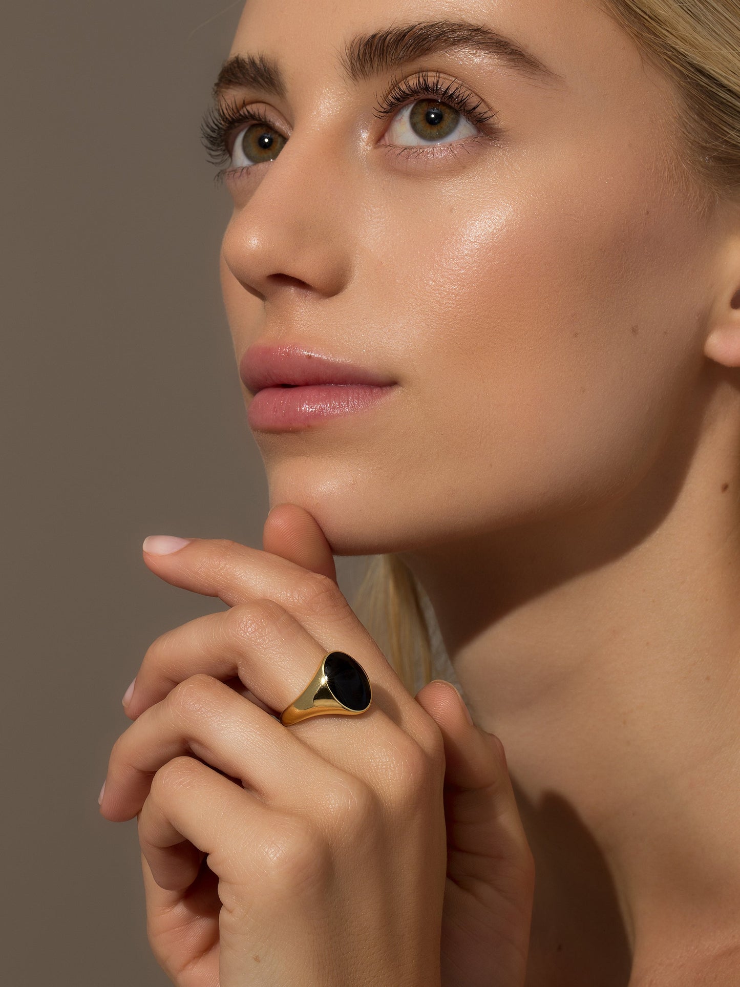 Bague ovale en onyx noir