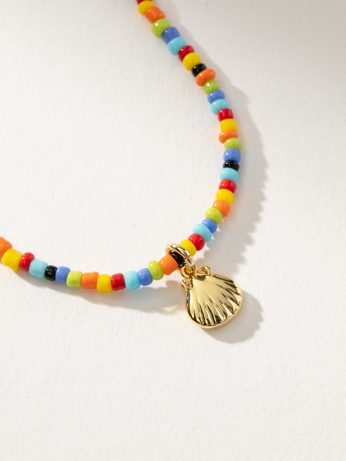 Collier de coquillages perlés