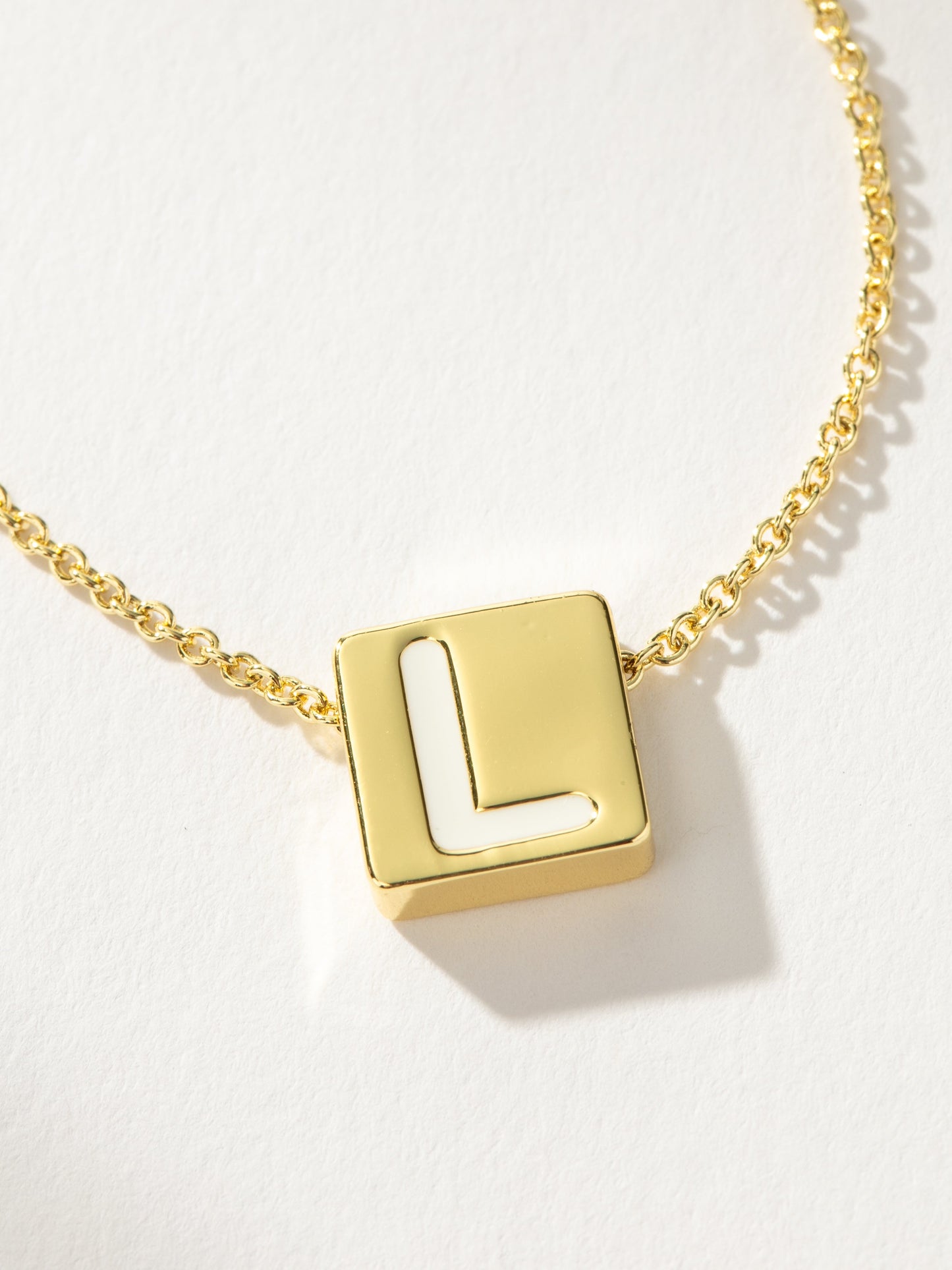 Collier avec lettres en gras