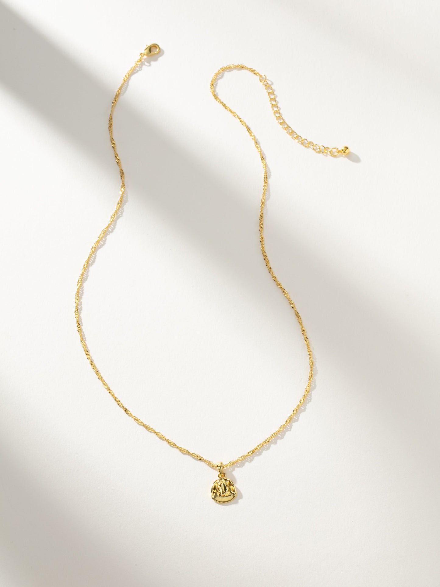 Collier avec pendentif chapeau de cowboy