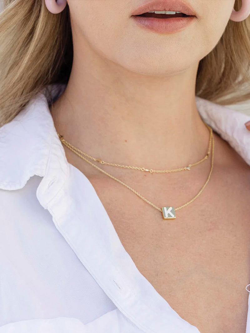 Collier à clous texturé