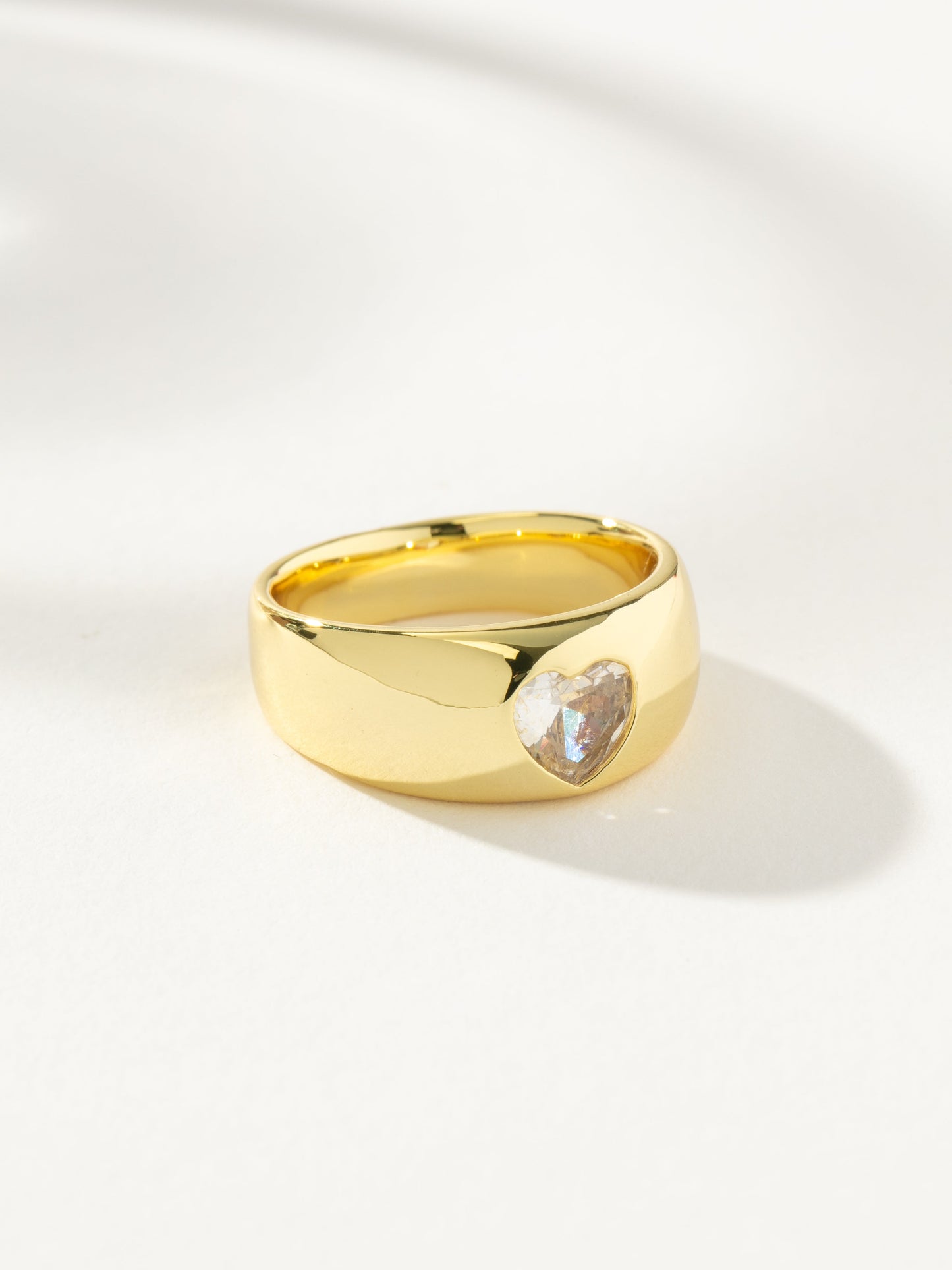 Bague dôme en forme de cœur en diamant