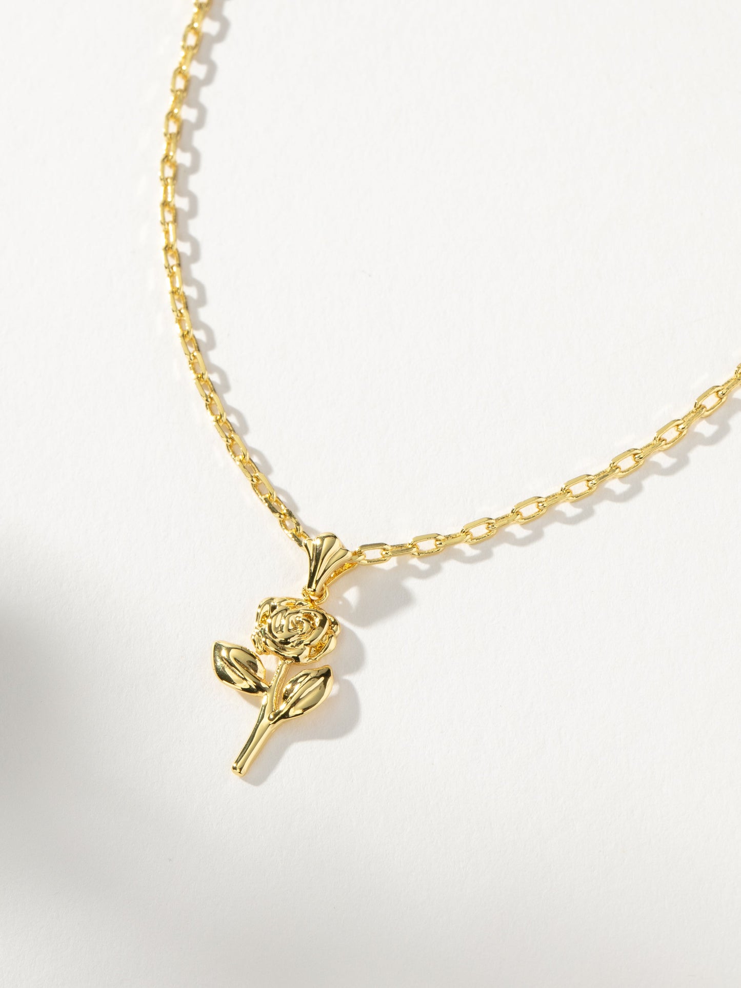 Collier pendentif rose