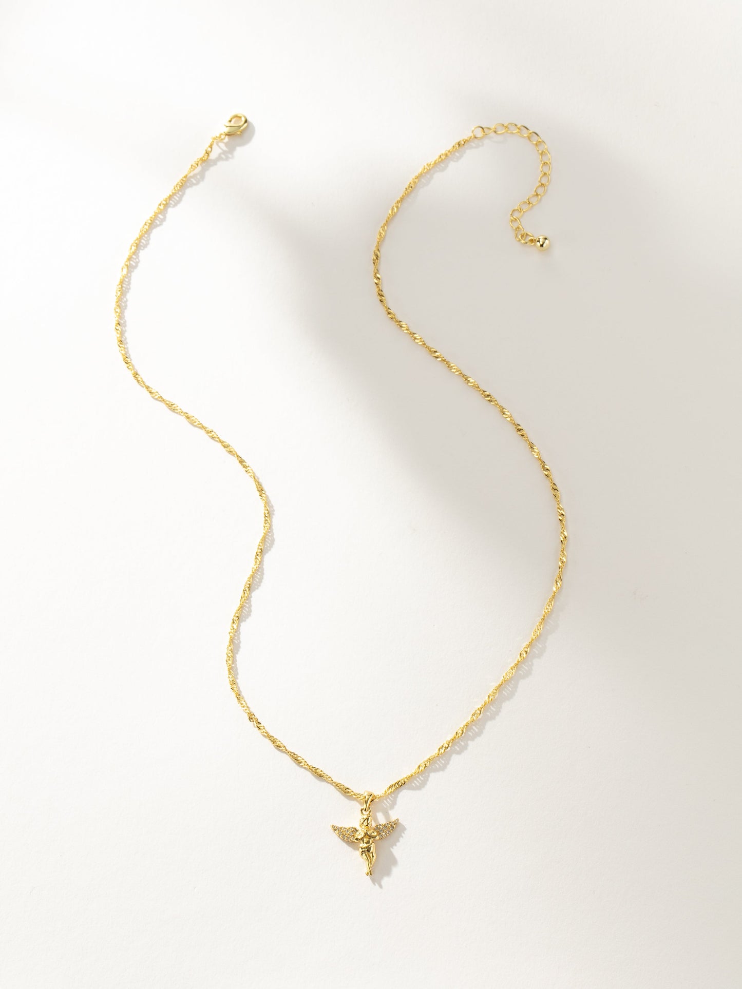 Collier pendentif ange sur terre