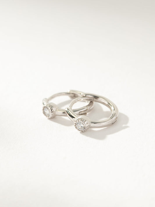 Boucles d'oreilles Huggie Center Stage