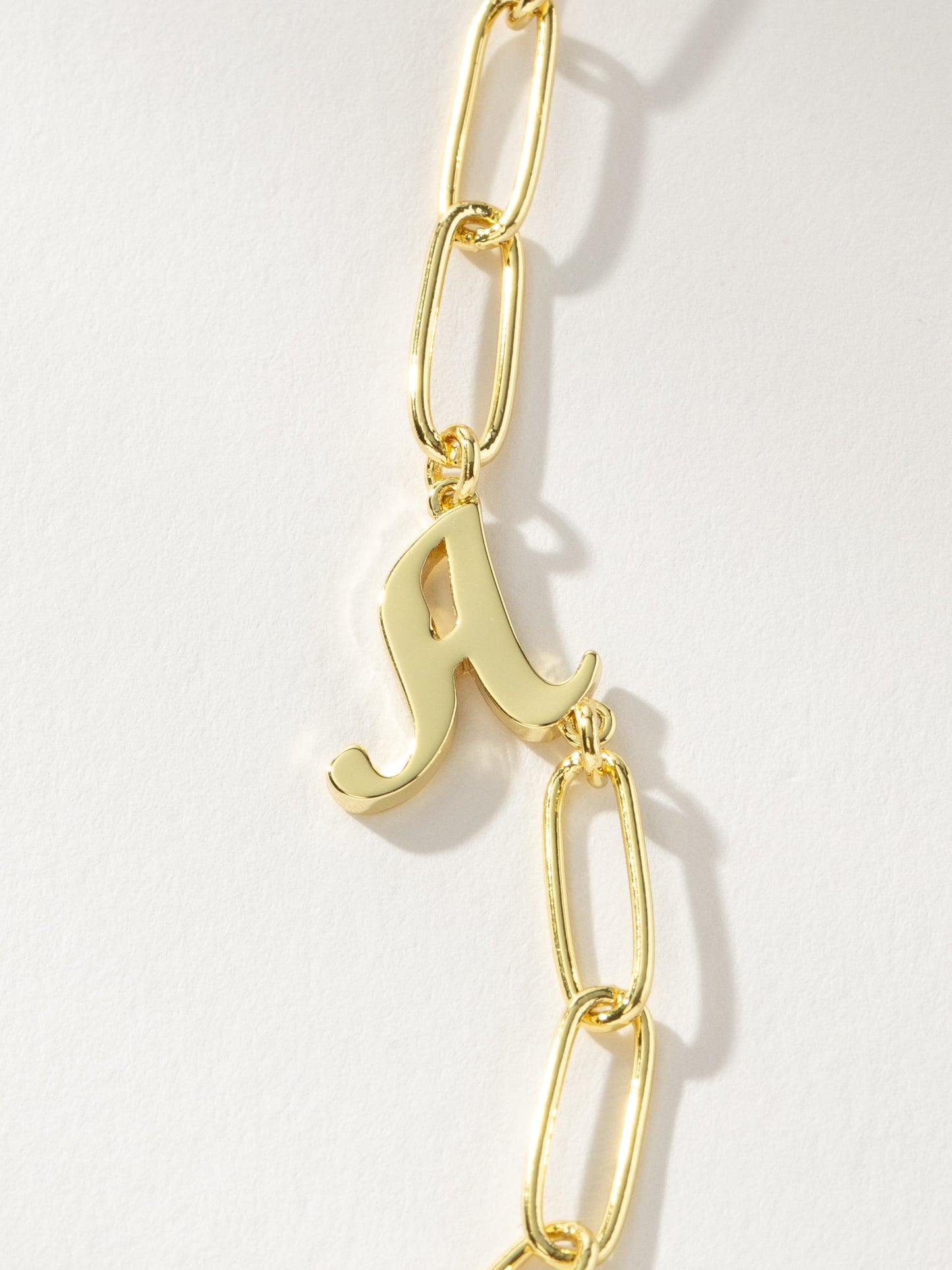 Collier avec initiales cursives