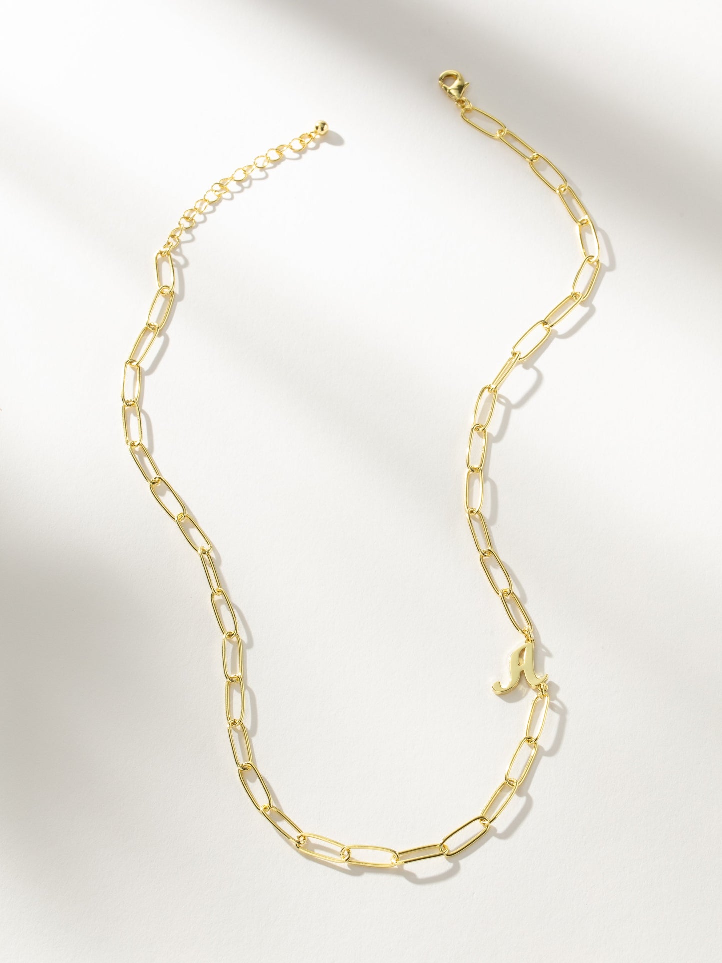 Collier avec initiales cursives