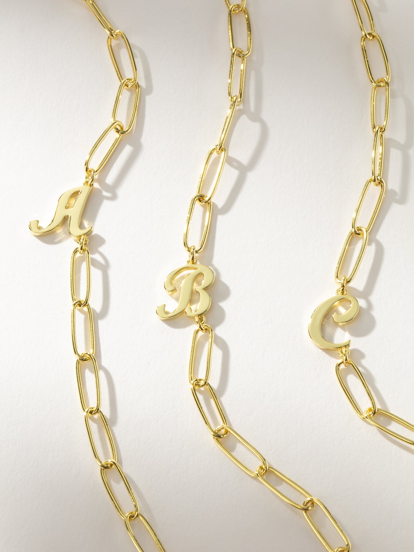 Collier avec initiales cursives