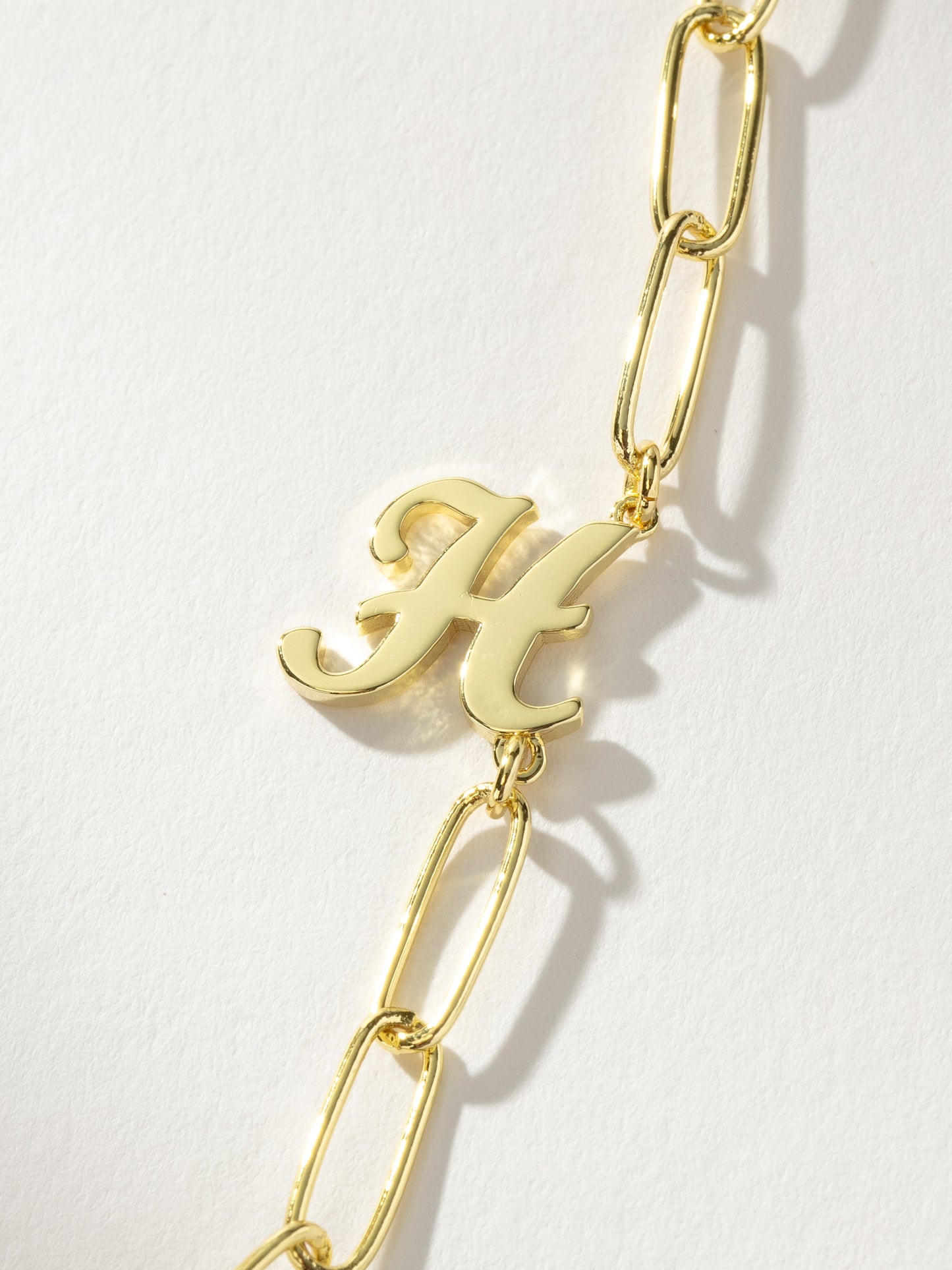 Collier avec initiales cursives