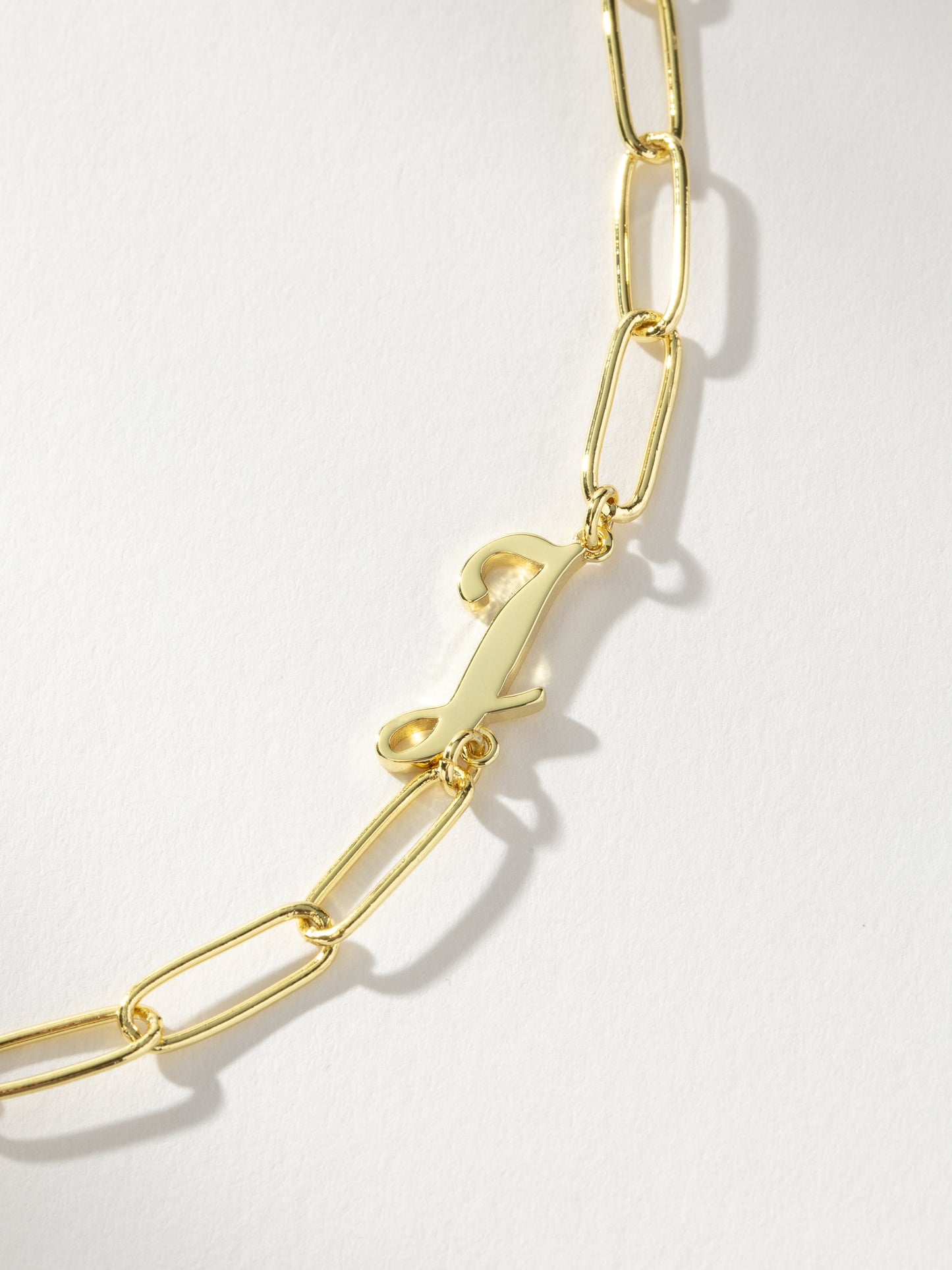 Collier avec initiales cursives