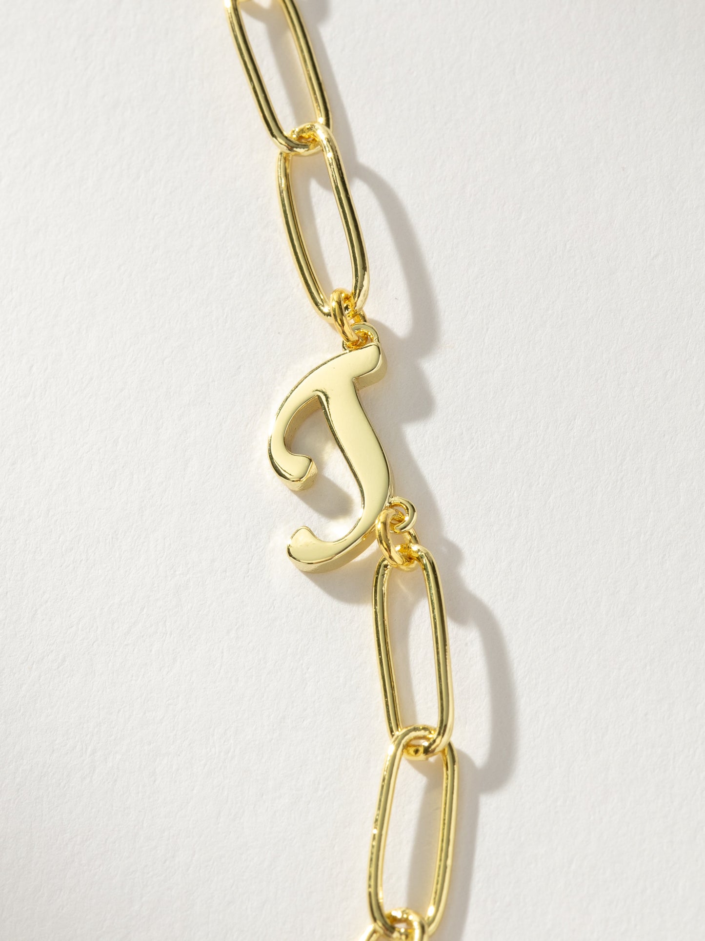 Collier avec initiales cursives