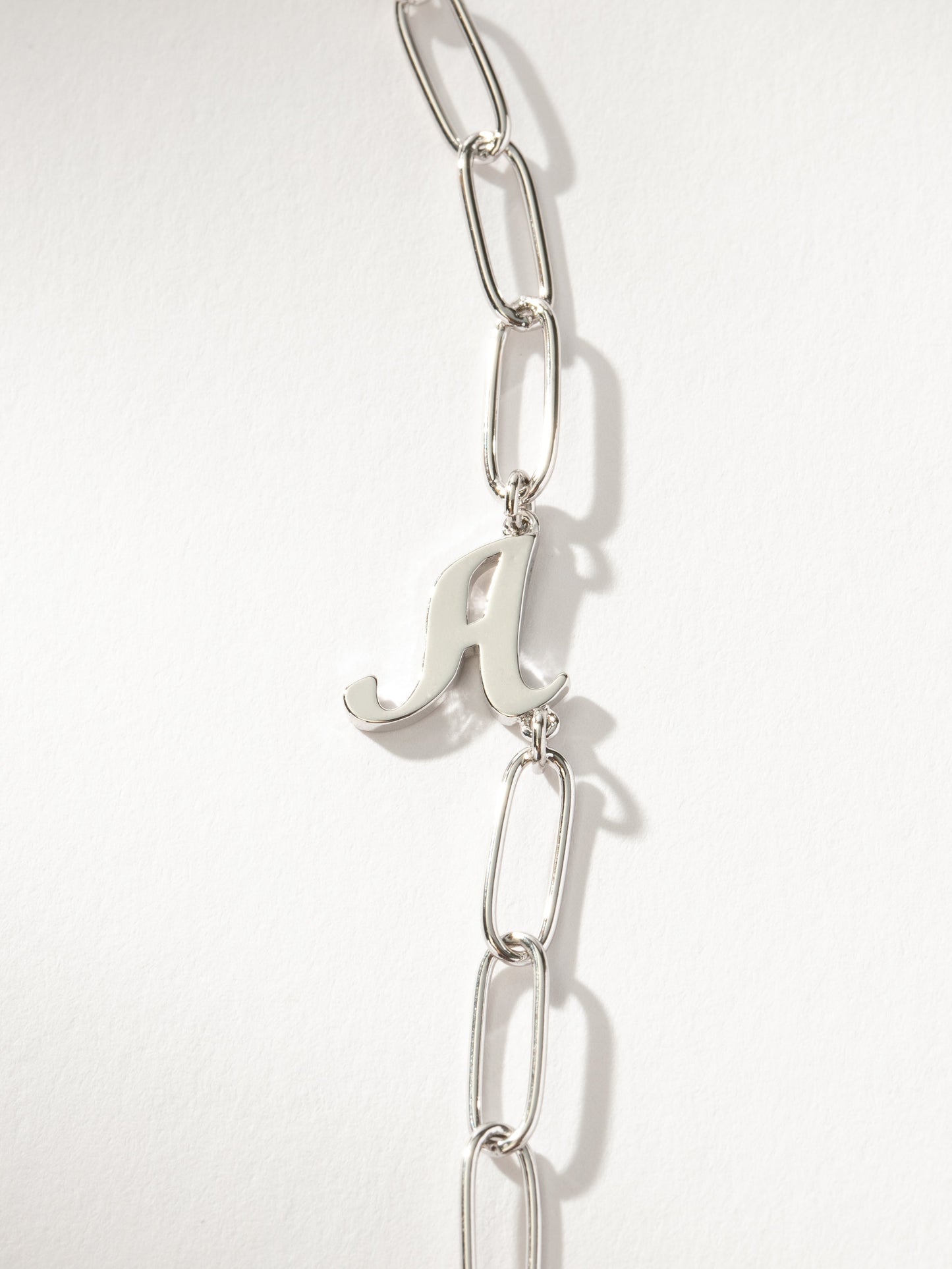 Collier avec initiales cursives