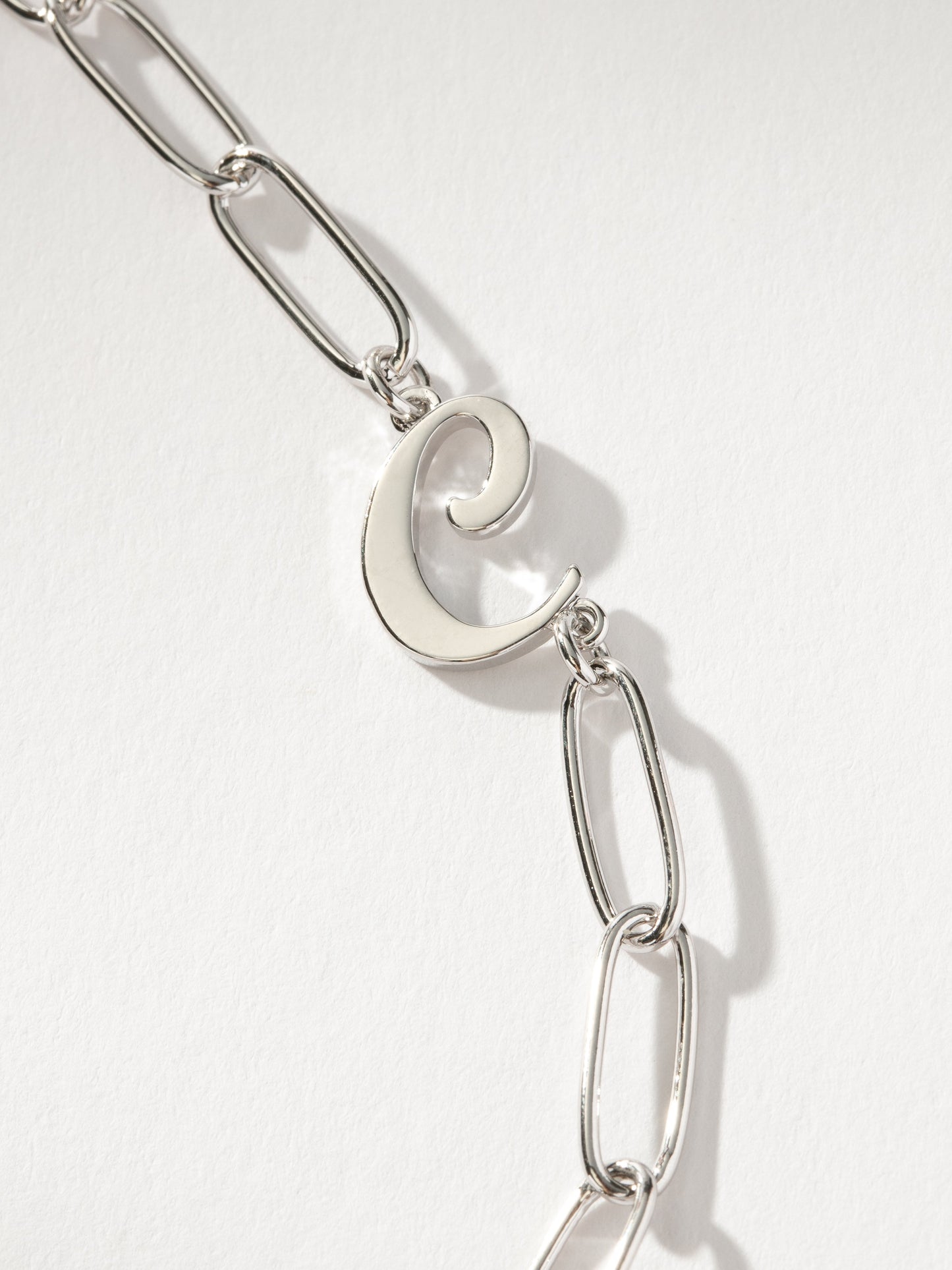 Collier avec initiales cursives