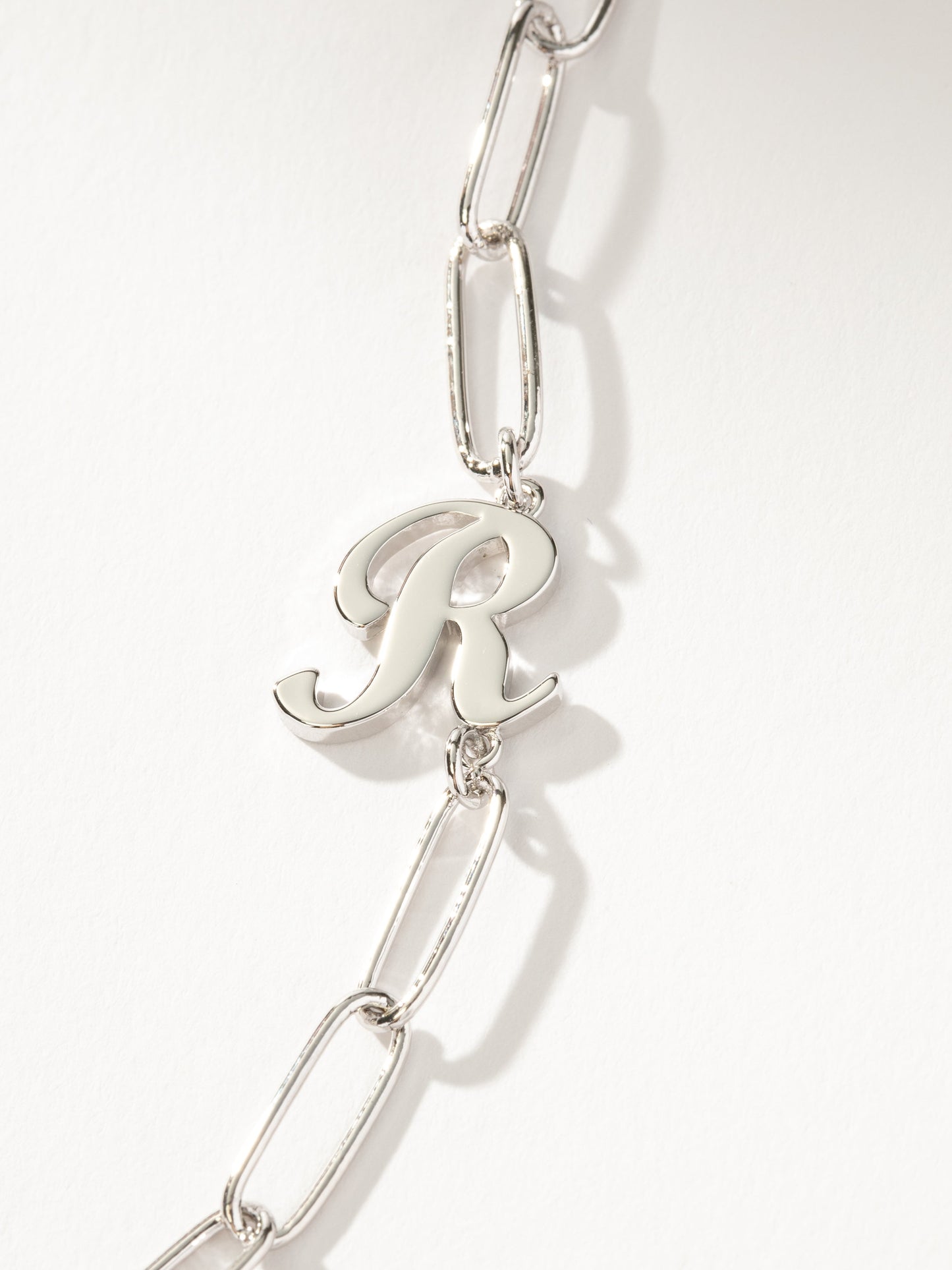 Collier avec initiales cursives