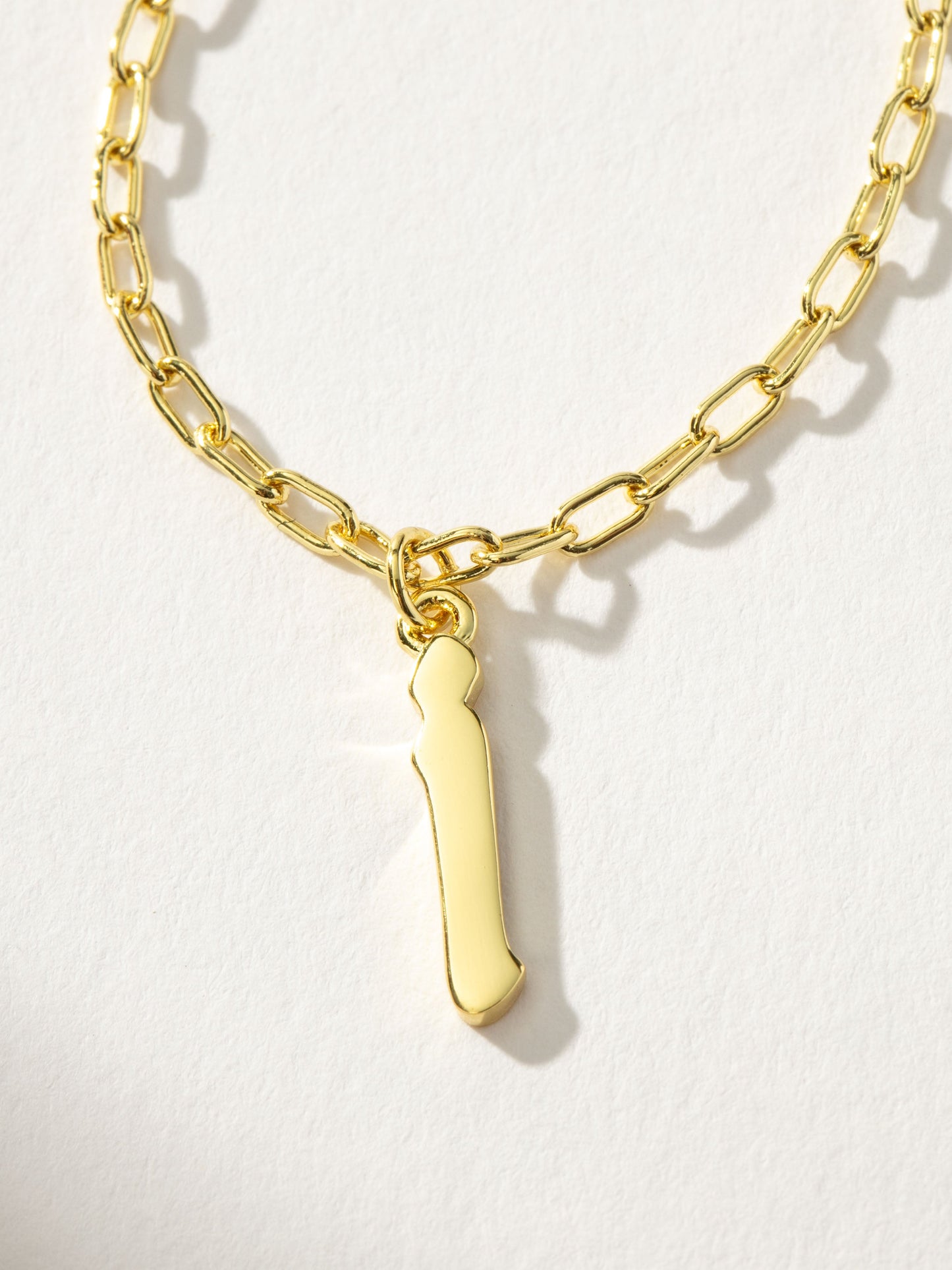 Collier pendentif initial gothique