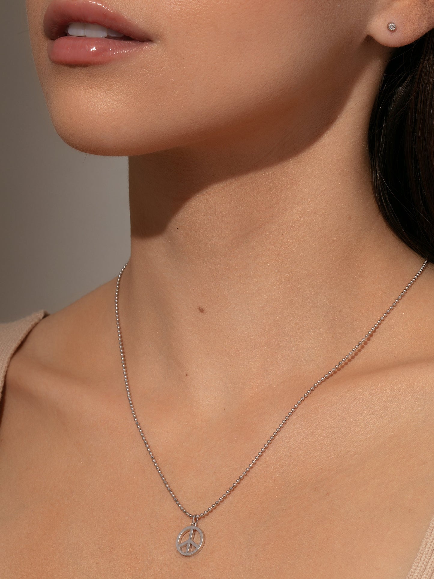 Collier pendentif signe de paix