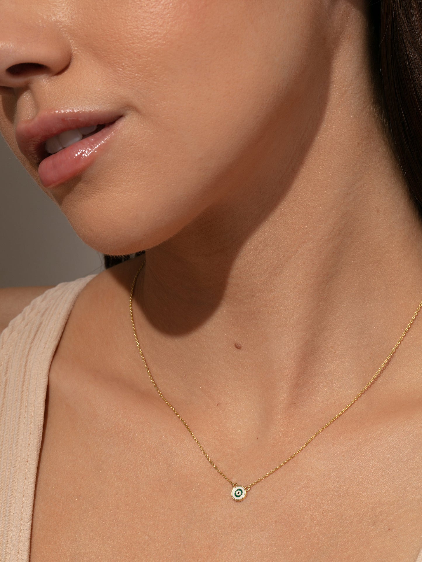Collier simple contre le mauvais œil