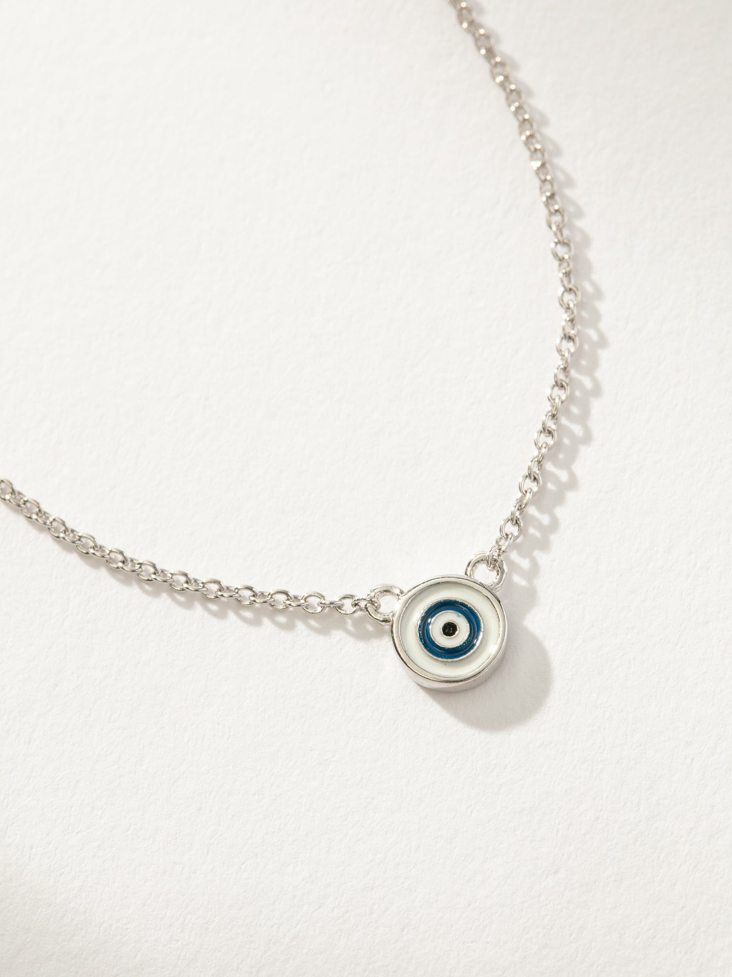 Collier simple contre le mauvais œil