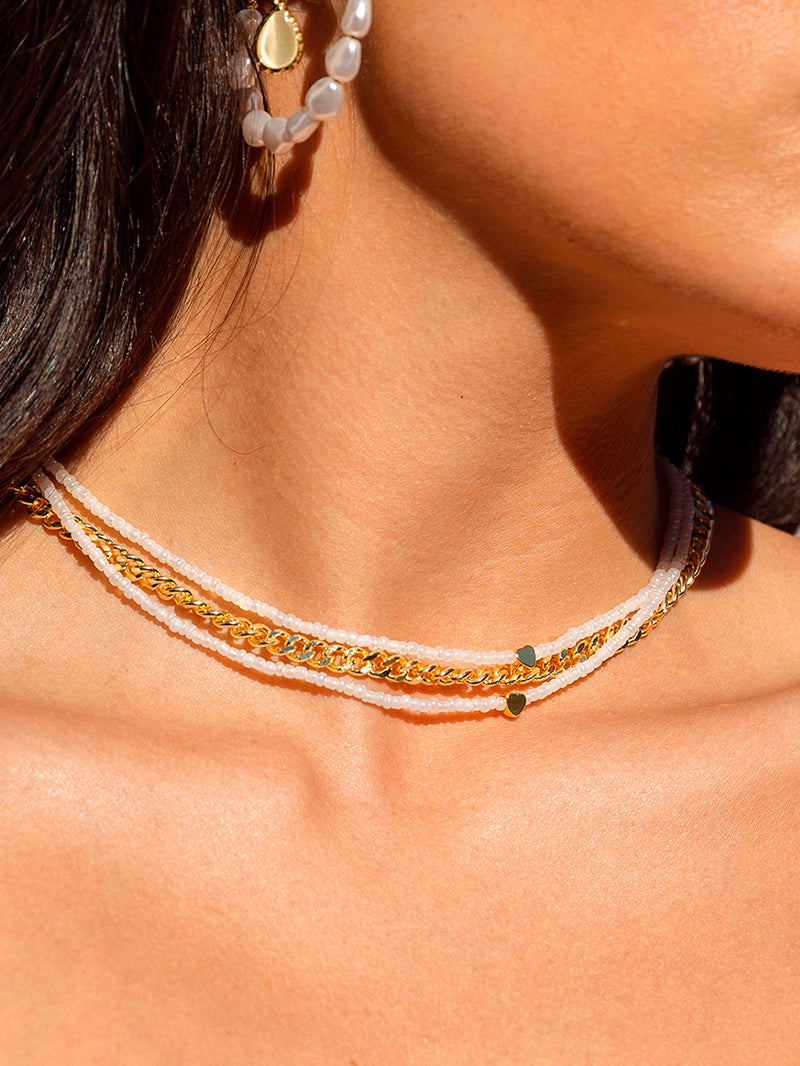 Collier de perles avec amour