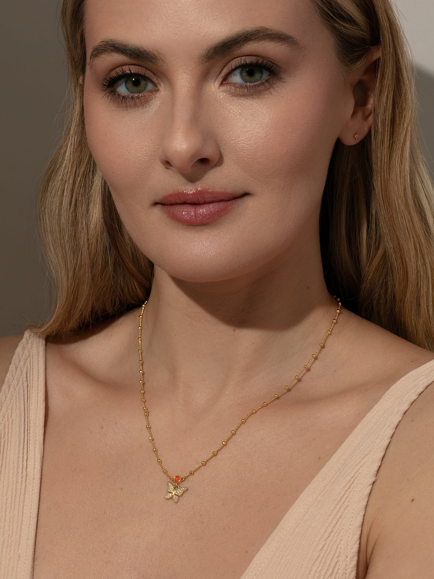 Collier pendentif jardin de papillons