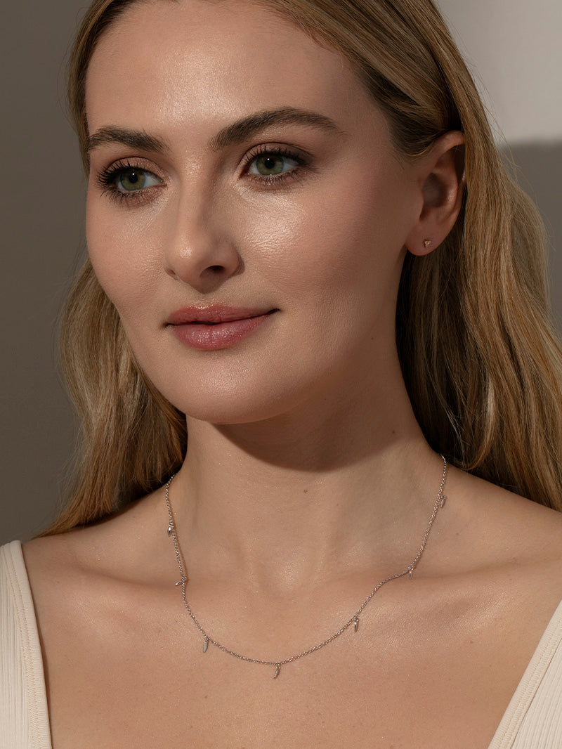 Collier délicat à superposer