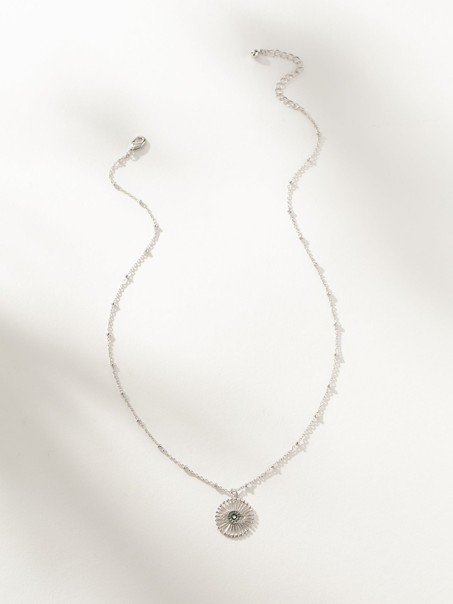 Collier pendentif mauvais œil