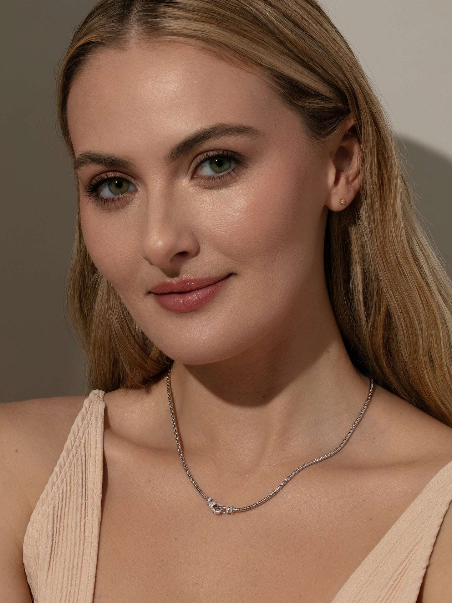 Halskette mit Schlangenkette