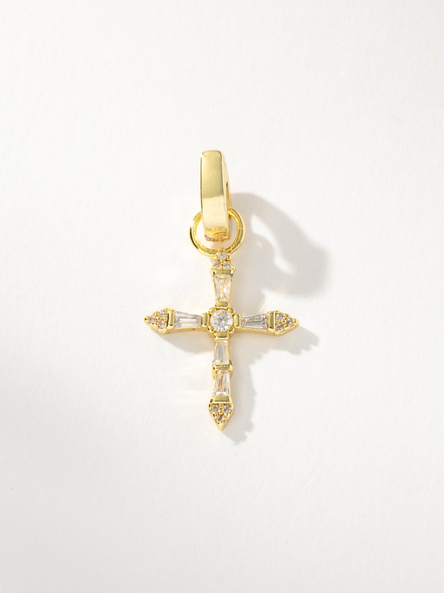 Pendentif croix cristallisée