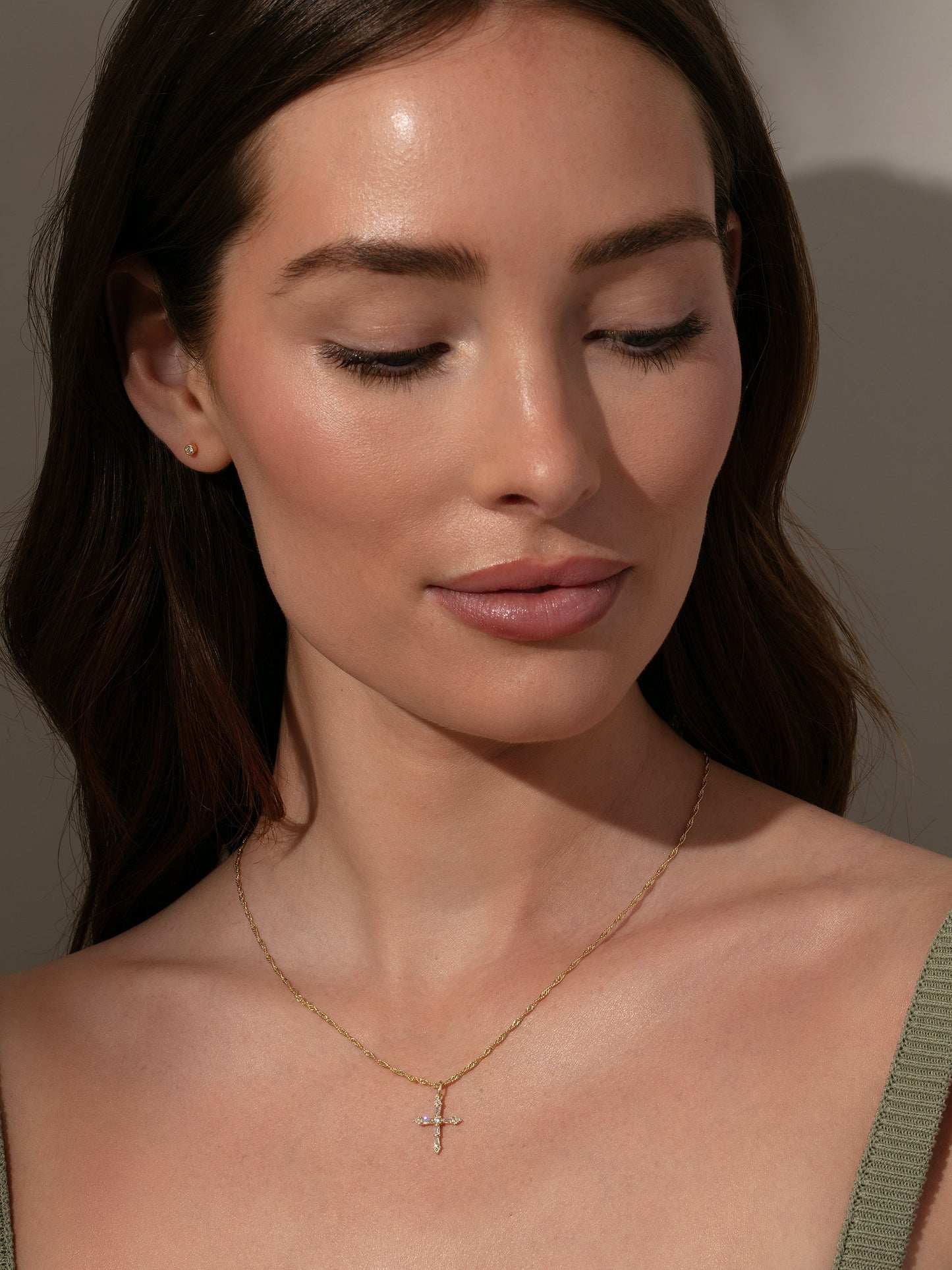 Collier pendentif croix cristallisée