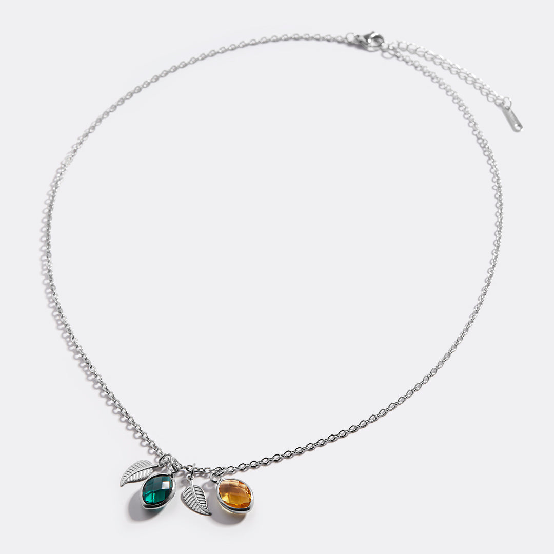 Collier avec pierres de naissance familiales