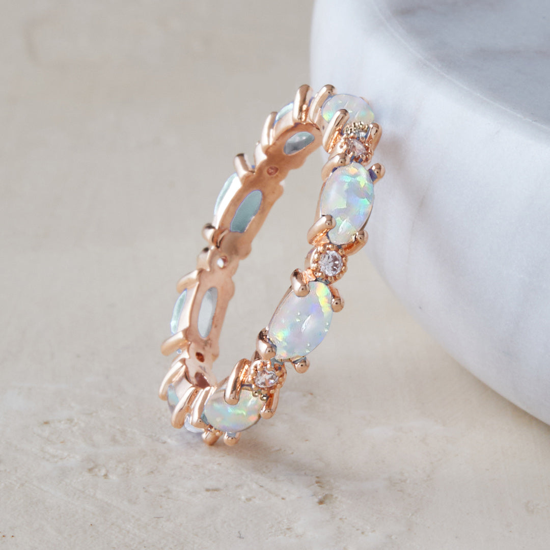 Bague d'éternité en opale de feu